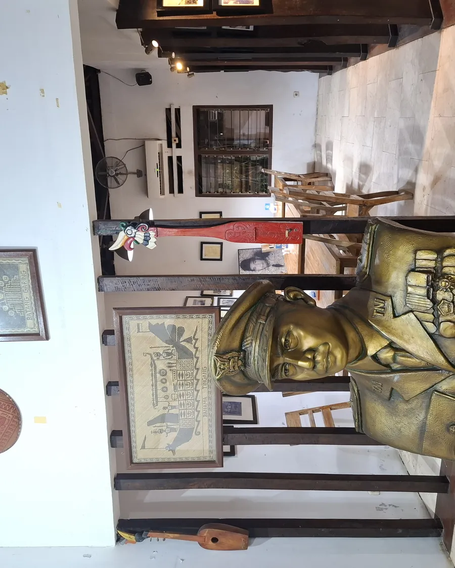 Rumah Tjilik Riwut Gallery & Resto di Palangka Raya